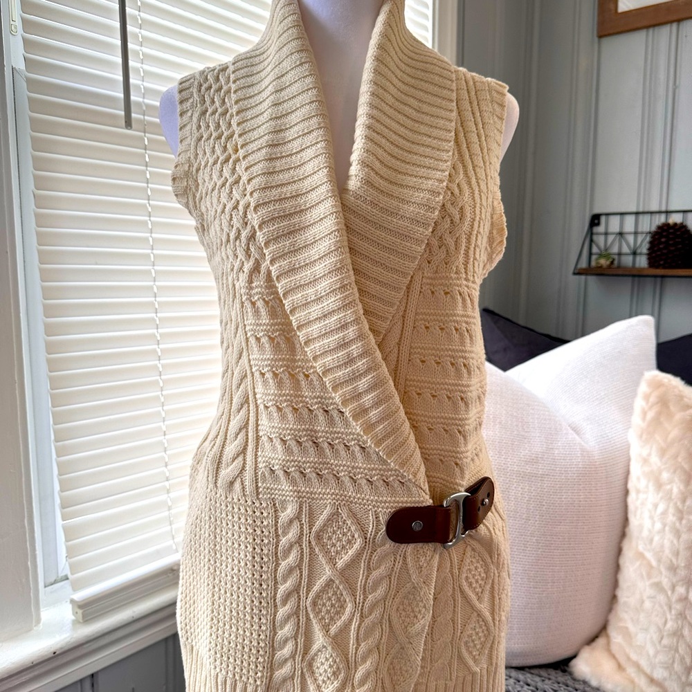 Lauren Ralph Lauren sweater vest. 💗